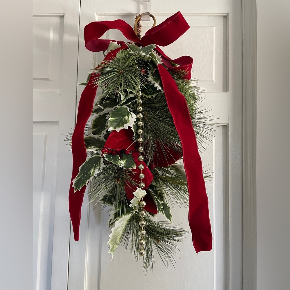 Teardrop Swag Festive Red and Green Holiday Decor